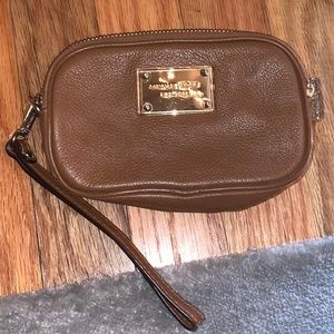 MICHAEL Michael Kors wristlet